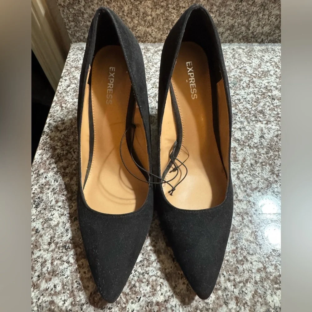 Express Black Suede Wedge Shoes size 7 - Picture 2 of 4